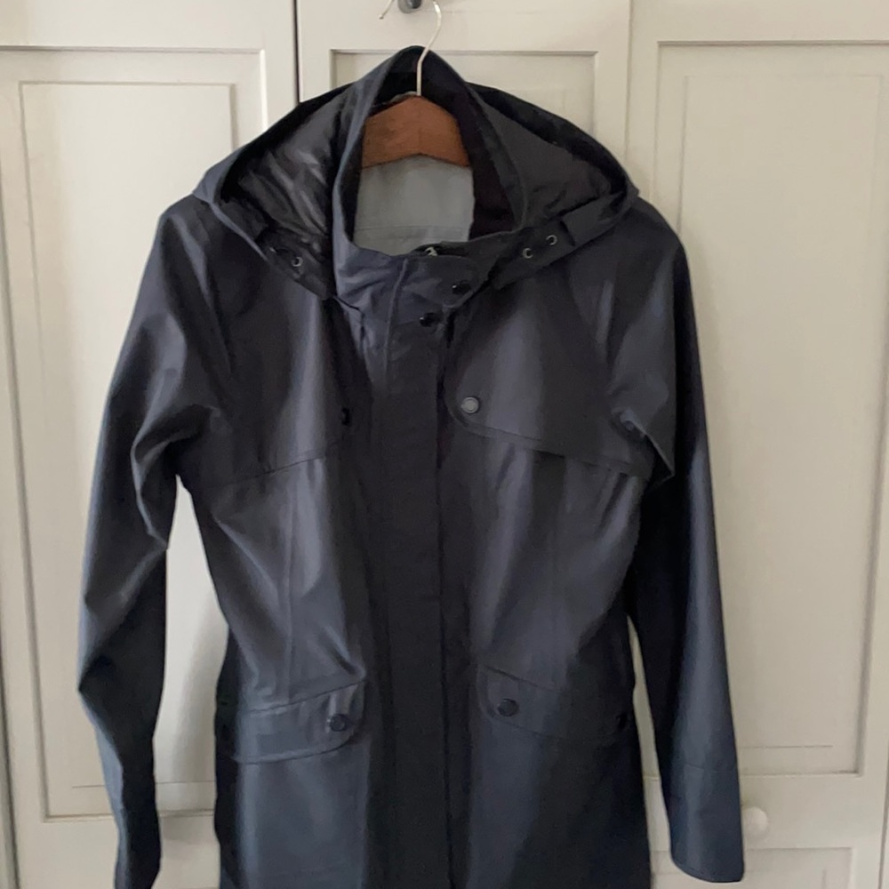 Athleta Black Raincoat Size Medium